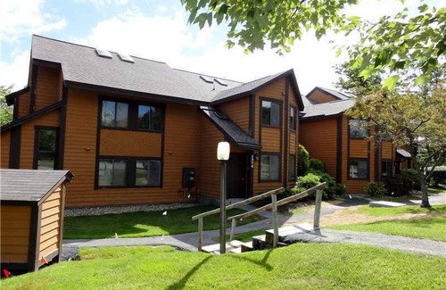 Hidden Valley Condo | Beautiful 2 Bedroom Condo with Lofted Sleeping Area in a Four Seasons Resort!