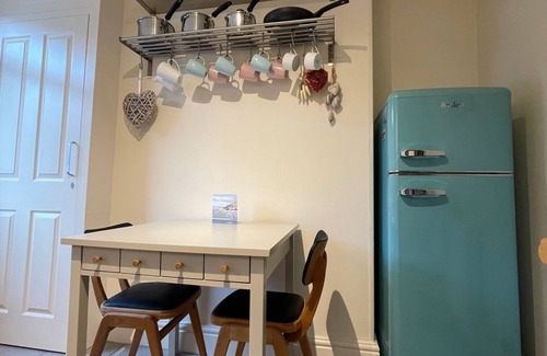 Conwy Apartment | Beautiful 2 bedroom Deganwy apartment with estuary views