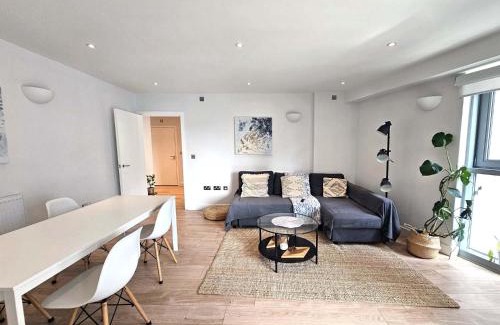 St. Mary's Park Apartment | Beautiful 2 bedroom flat in Battersea