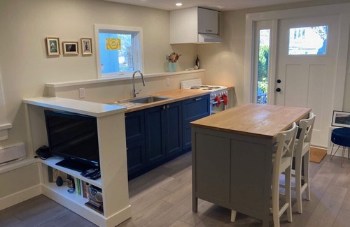 Hastings House | Beautiful 2 bedroom garden suite in Vancouver