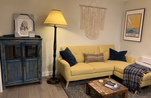 Hastings House | Beautiful 2 bedroom garden suite in Vancouver