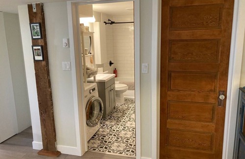 Hastings House | Beautiful 2 bedroom garden suite in Vancouver