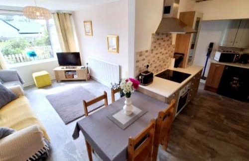 Narberth Apartment | Beautiful 2 bedroom annexe in popular town location