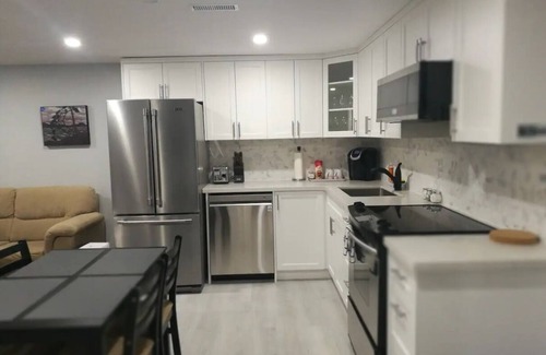 Guelph Apartment | Beautiful 2-bedroom Guest Home in Guelph
