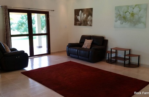 Armenia House | Beautiful 2-bedroom house only 10 minutes from Belmopan