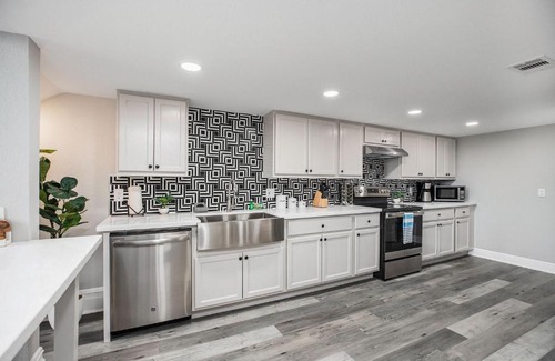 Galveston Apartment | Beautiful 2 Bedroom Loft - Galveston Strand Lofts