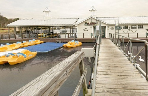 Flint Apartment | Beautiful 2 bedroom unit at resort, sleeps 6
