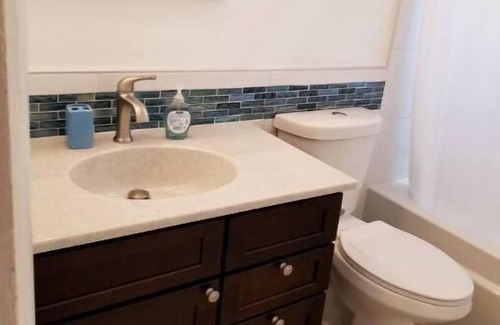 University Heights House | Beautiful 2 Bedroom artistic Home