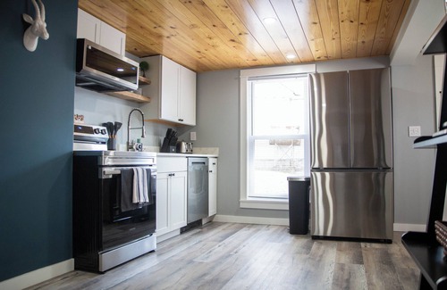 Mount Airy House | Beautiful 2 bedroom home, Walk to Downtown Mt. Airy!