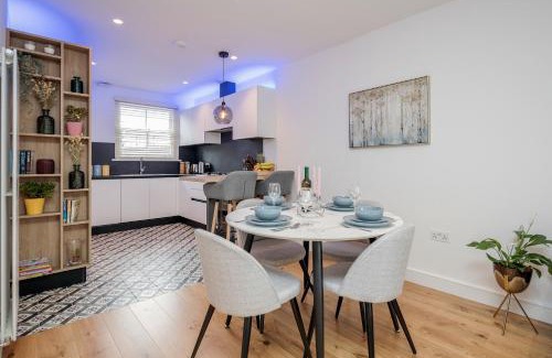 Fulham Apartment | Beautiful 2 bedrooms split level Fulham Apartment