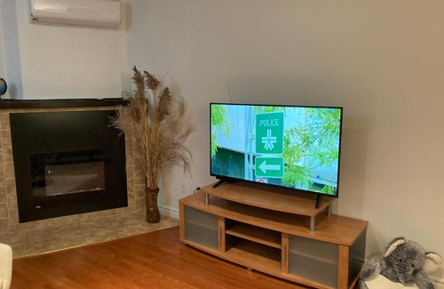 LaSalle Apartment | Beautiful 2 bedrooms water front appartement with electric fireplace and a private parking