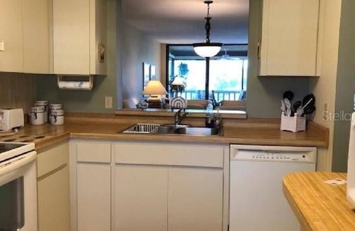 The Meadows Condo | Beautiful 2 Br. Condo (20814) by Houzlet