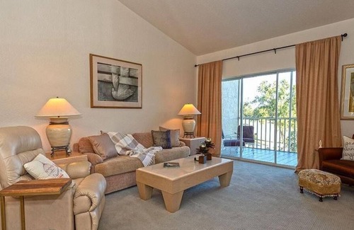 Vineyards Condo | Beautiful 2 Br. Condo (72531) by Houzlet