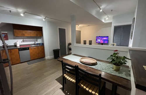 Old Town Alexandria House | Beautiful 2 level condo in the heart of Old Town Alexandria