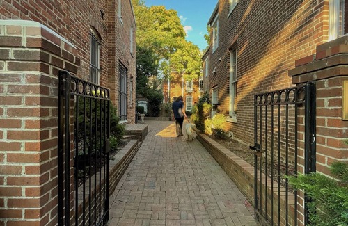 Old Town Alexandria House | Beautiful 2 level condo in the heart of Old Town Alexandria