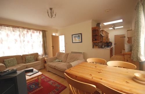 Taynuilt Cottage | Beautiful 2 Person Cottage in Lovely Secluded Gardens