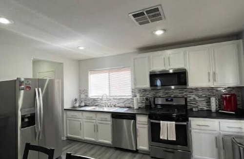 Sunrise Manor House | Beautiful 2 story home 20 minutes from the strip