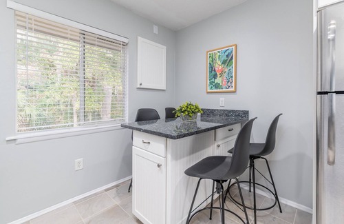 Hilton Head Island Condo | Beautiful 2 bed condo, steps from beach and pool-all beach supplies included