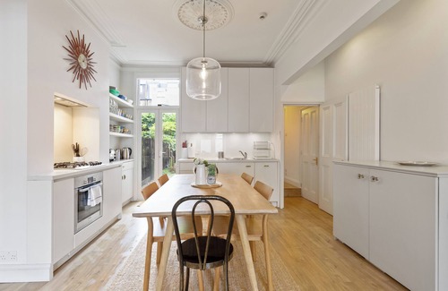 Northcote Apartment | Beautiful 2BD Flat with Private Garden, Clapham