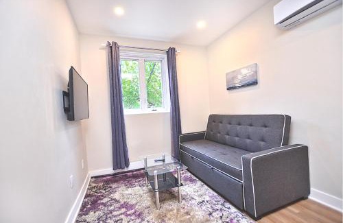 Plateau Mont Royal Apartment | Beautiful 2BDR in Heart of Plateau Mont-Royal A