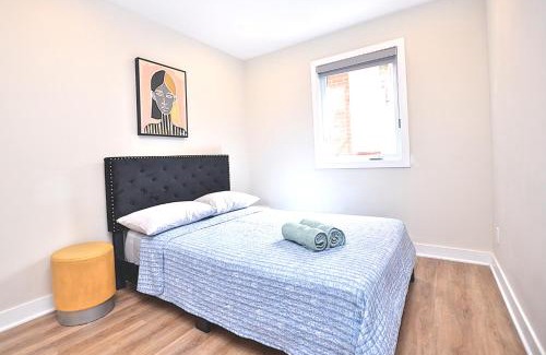 Plateau Mont Royal Apartment | Beautiful 2BDR in Heart of Plateau Mont-Royal A