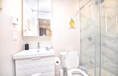 Plateau Mont Royal Apartment | Beautiful 2BDR in Heart of Plateau Mont-Royal A
