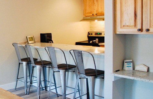 Peak 9 Condo | Beautiful 2bed/3bath Condo 5 Min Walk to Downtown and Peak 9 Lift