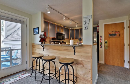 Central Vermont- Killington Condo | Beautiful 2BR/2BA Fall Line Condo w/Mountain Views, Pool, Hot Tub, Sauna, Shuttle. G2B