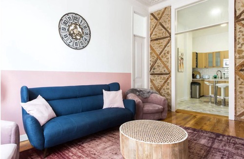Sao Paulo Apartment | Beautiful 2BR high ceiling/50m from TimeOut market