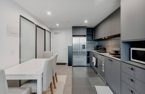 Belconnen Apartment | Beautiful 2BR Lakeside View