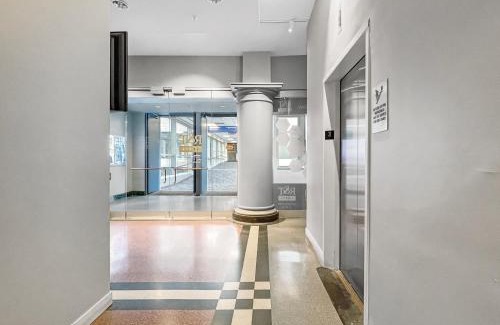 Downtown Des Moines Apartment | Beautiful 2br2ba In Bldg Connected To Skywalk