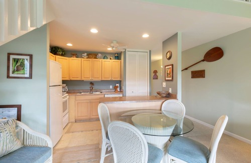 Kahuku Condo | Beautiful 2nd Floor Condo w/NEW AC! Wifi, Mountain & Golf Course views