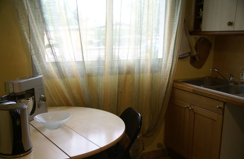 Croissy-sur-Seine Apartment | Beautiful 2p accommodation with private, quiet and green garden 10 minutes from Paris
