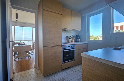 Royan Apartment | Beautiful 3* apartment FONCILLON district, 6 persons, city center, sea view