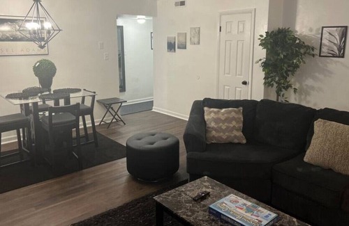 Norfolk - Virginia Beach House | Beautiful 3 BD Townhouse Near VA Beach Oceanfront