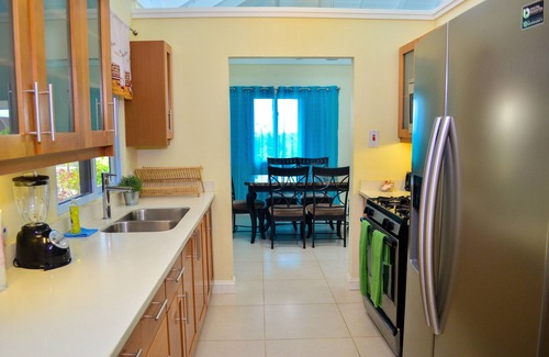 St. Ann's Bay Villa | Beautiful 3 Bdrm, 2bth with ocean view sleeps 6