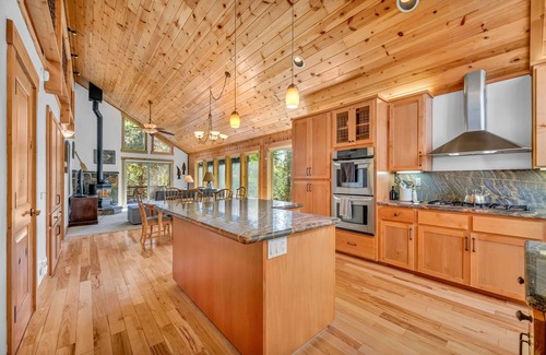 Truckee House | Beautiful 3 bed/2.5 bath; deck with a hot tub