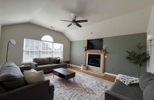 Bentonville House | Beautiful 3 bed 2 bath home near Crystal Bridges