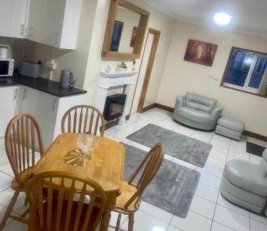 Bircotes House | Beautiful 3-Bed Bungalow in Bawtry Doncaster