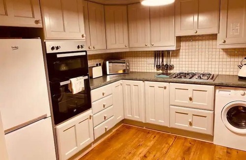 Londonderry House | Beautiful 3-Bed House in Londonderry