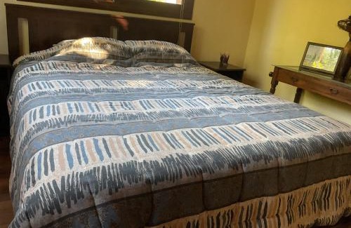 Arakapas House | Beautiful 3 Bedr House in Arakapas with fireplace