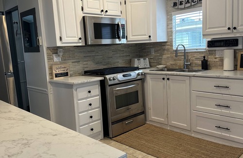 Sherkston Cottage | Beautiful 3-Bedroom Cottage located on Sherkston Shores!