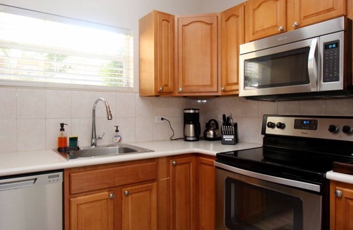 Seven Mile Beach Condo | Beautiful 3 Bedroom Oceanview Condo on Seven Mile Beach