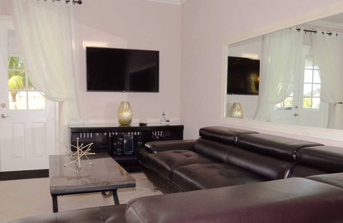 Vuemont Villa | Beautiful 3 bedroom villa in Guard Gated Community