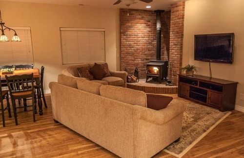 St. George Apartment | Beautiful 3-Bedroom Guest Suite