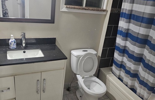 Brampton West House | Beautiful 3 bedroom house just 20 minutes to Pearson airport
