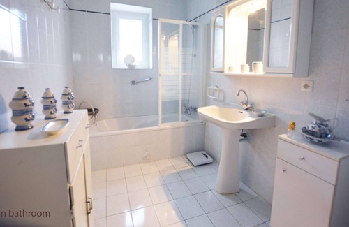 Cesseras House | Beautiful 3 Bedroom House in Languedoc