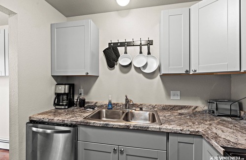 Northeast Anchorage House | Beautiful 3-bedroom house with a backyard and garage
