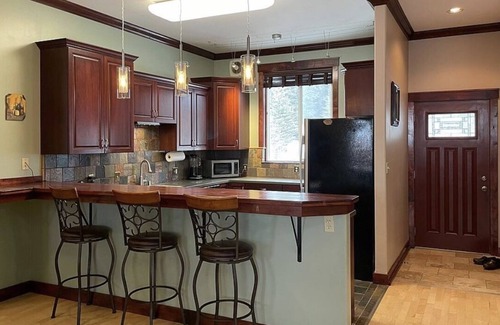 Cohoe House | Beautiful 3 bedroom home located walking distance from Kasilof River boat docks.