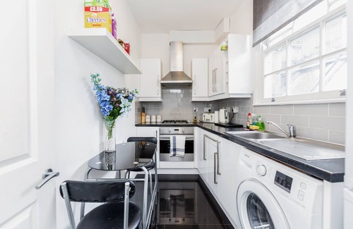 Kennington House | Beautiful 3 bedroom house close to big ben and london eye all transport links